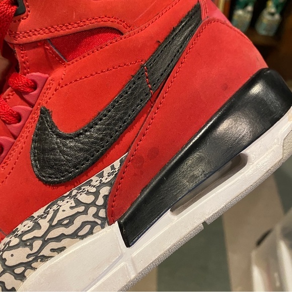 Nike Jordan Legacy 312 TORO Varsity Red Black White 2018 High Top Sneakers 11 main image 8